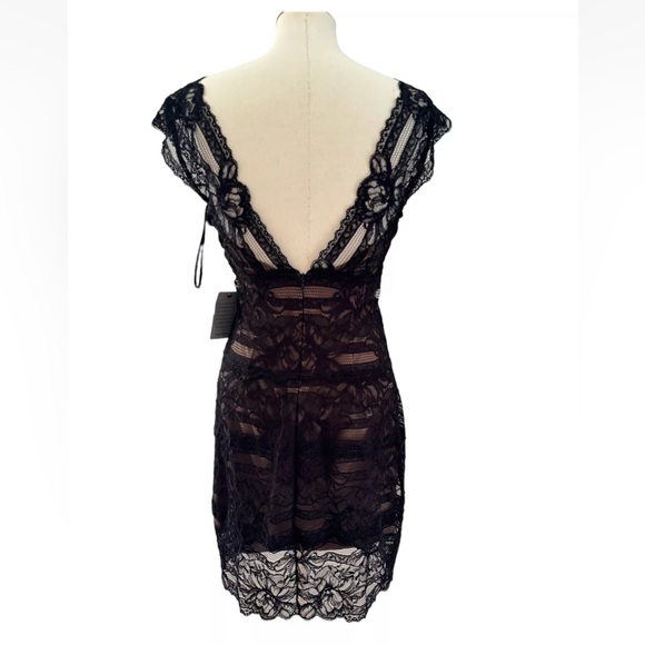 Nicole Miller Illusion Yoke Lace Sheath Dress Worn by Grace Sz L Black - Picture 6 of 12